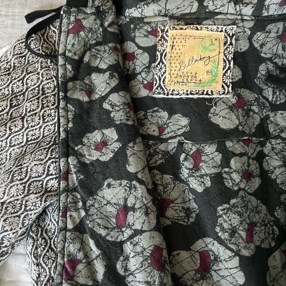 Stylish Black and Gray Women's Jacket - Picture 2 of 2